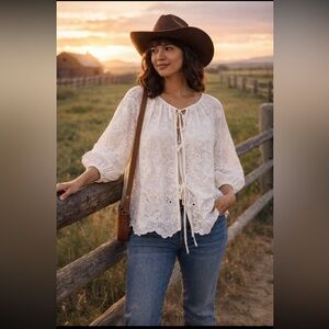 Adiva NWT White Embroidered 3D Blouse size L.